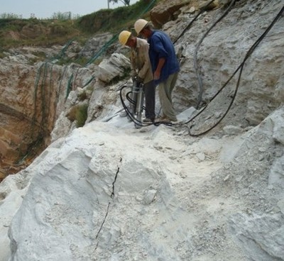 供應(yīng)高效安全開(kāi)采礦山的設(shè)備力致機(jī)械-深圳市力致機(jī)械設(shè)備